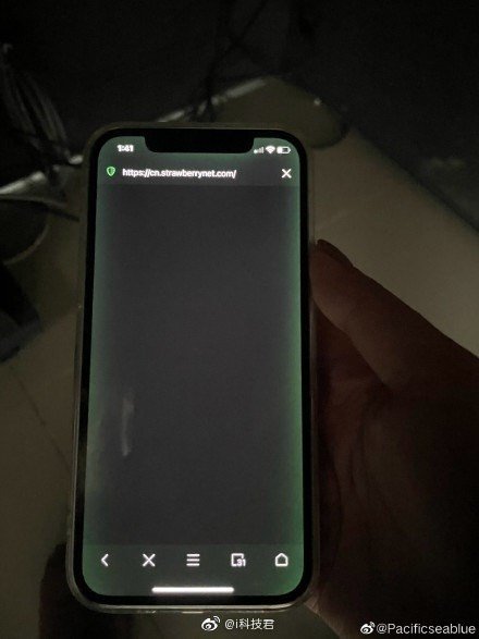 iPhone 12大规模翻车:信号差无服务、绿屏严重,你还敢买吗?