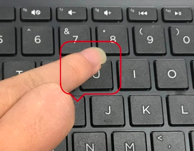 (4)