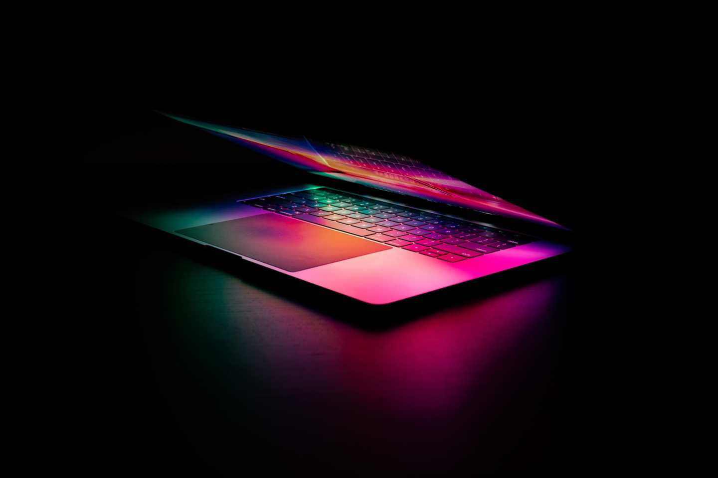 苹果 MacBook Pro 2021 原型机信息曝光:配备 M1X 处理器、16GB 内存